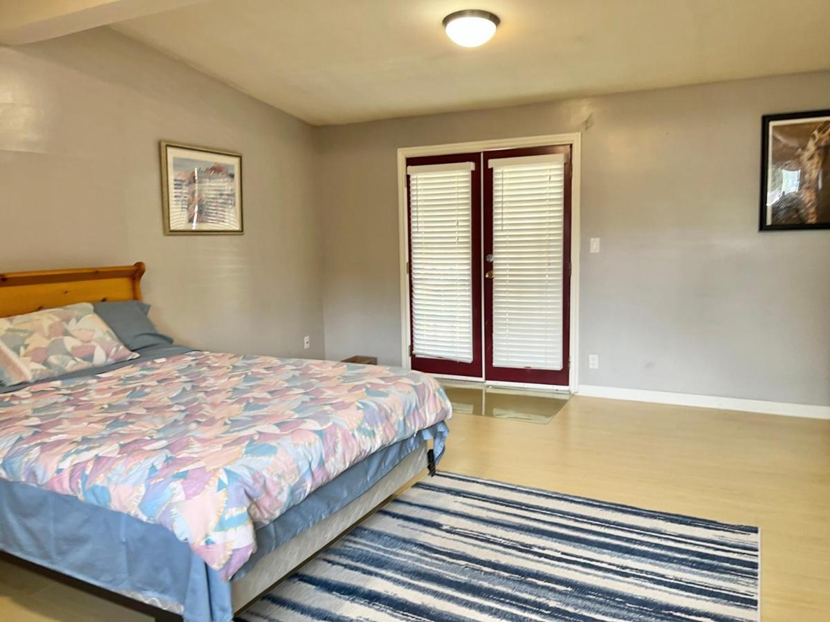 Whole Suite To Yourself At Coquitlam Centre! Порт-Коквитлам Экстерьер фото